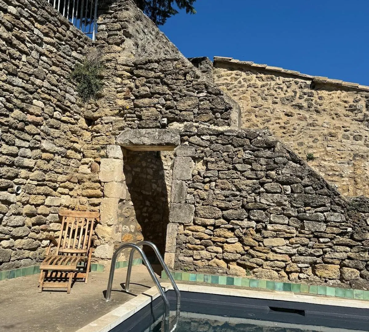 Le Charme Au Centre Du Village Menerbes