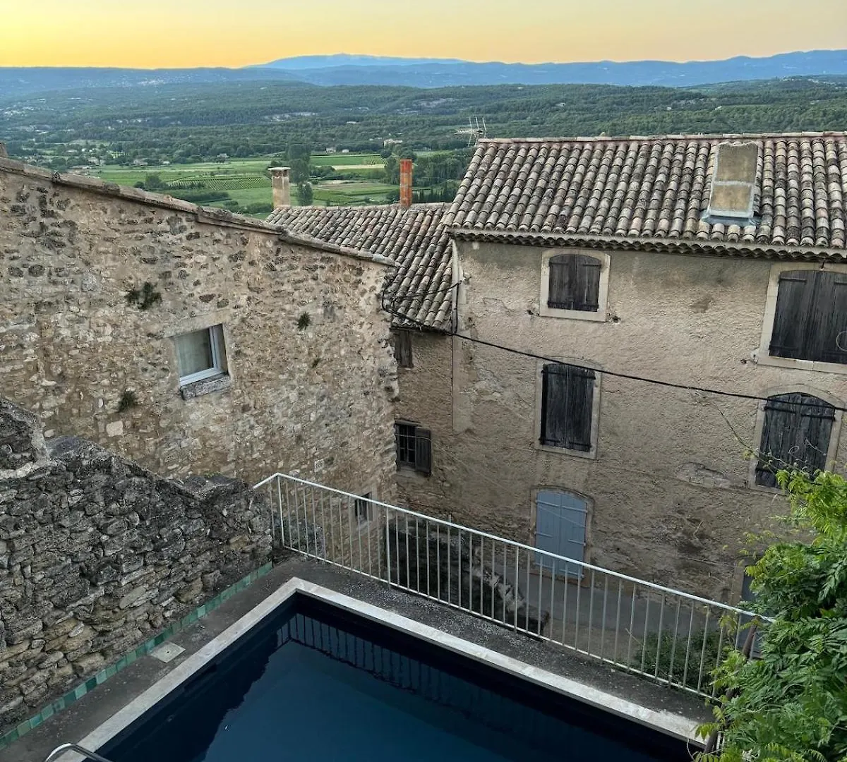 Holiday home Le Charme Au Centre Du Village Menerbes